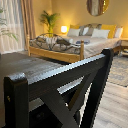 Terracotta Apartment - Zentral, Parken, Netflix, Kontaktloses Einchecken, Kingsize-Bett Вупперталь Экстерьер фото