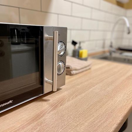 Terracotta Apartment - Zentral, Parken, Netflix, Kontaktloses Einchecken, Kingsize-Bett Вупперталь Экстерьер фото
